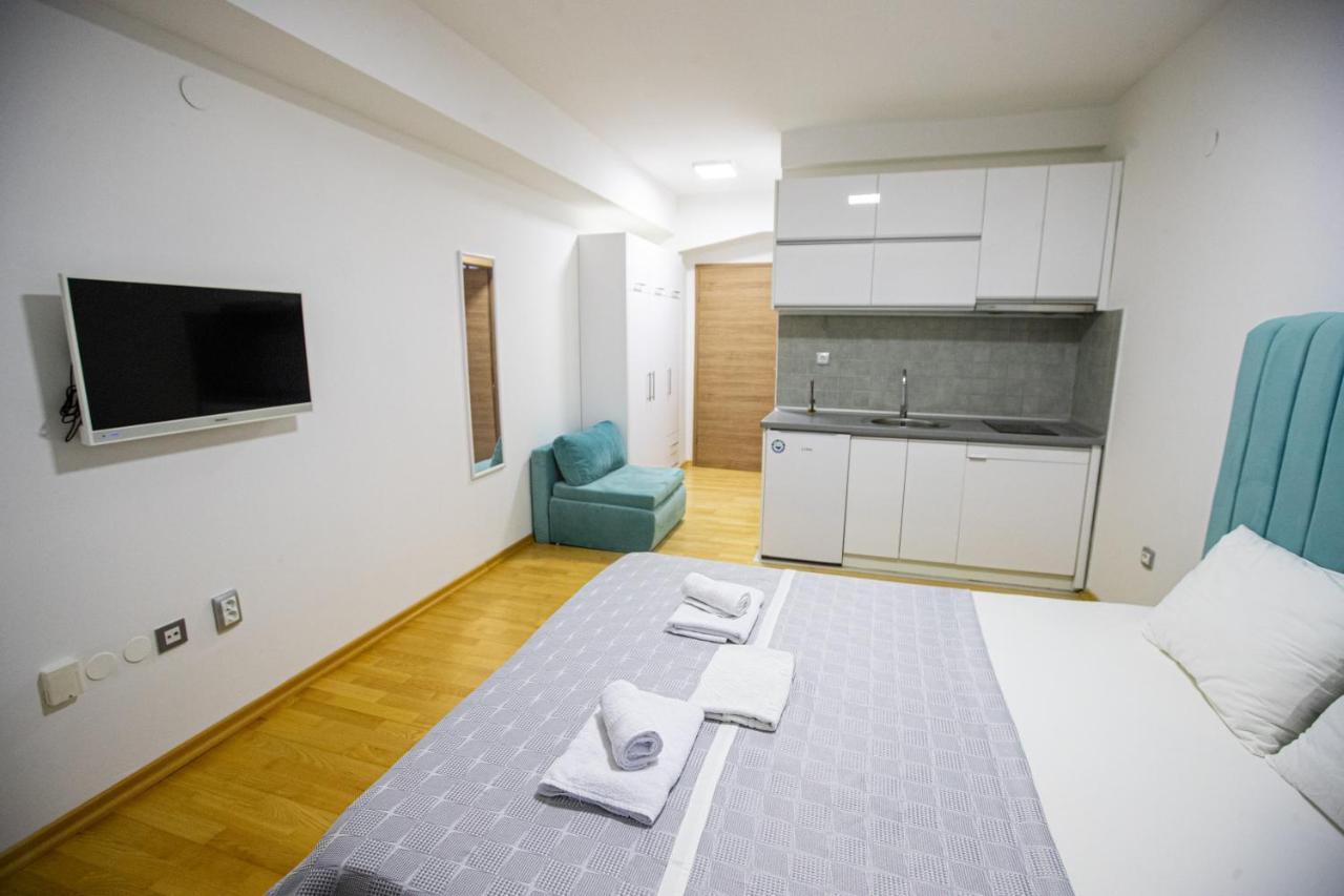 Park Queens Apartments אוהריד מראה חיצוני תמונה